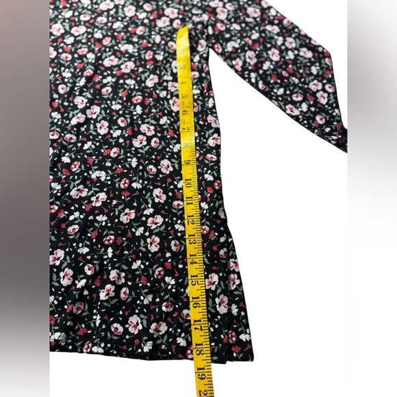 J.Jill Wearever Collection Floral Scoop-Neck Black Tunic Medium - Picture 10 of 12